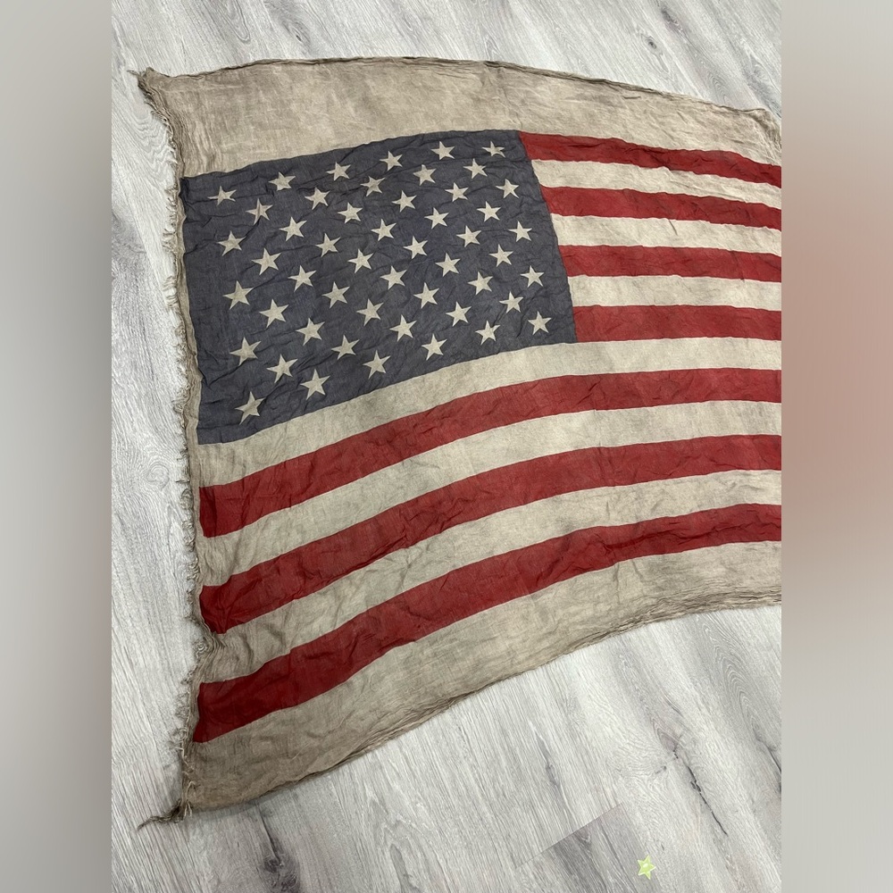 John Varvatos American Flag scarf. - Picture 8 of 11